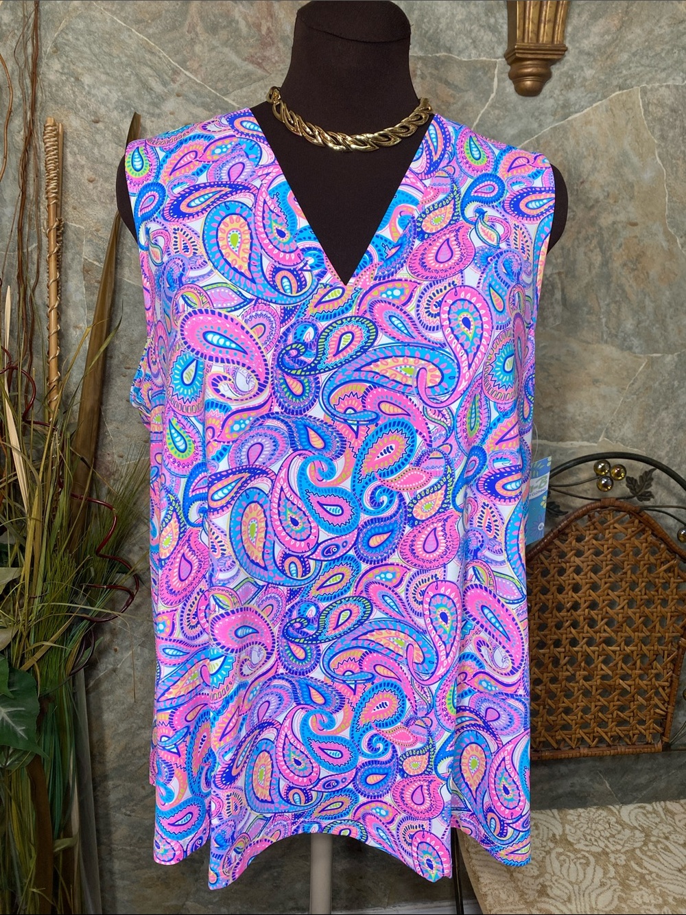 Lulu B shirt top blouse tunic sleeveless V-neck colorful paisley travel resort